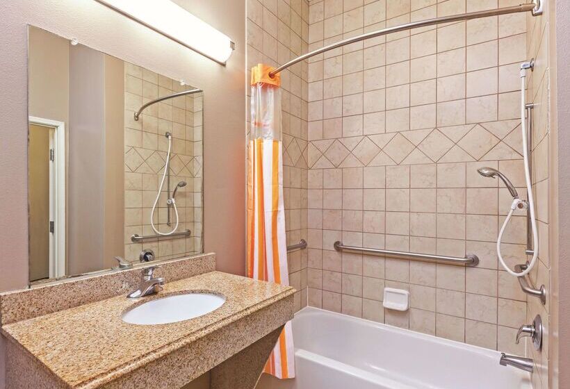 فندق La Quinta By Wyndham Granbury