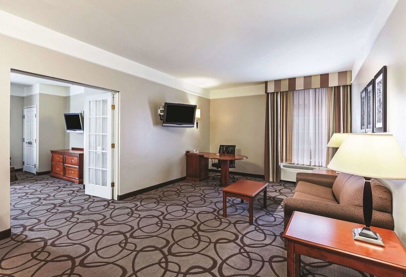 فندق La Quinta By Wyndham Granbury