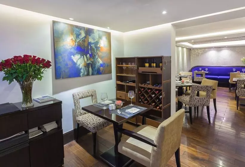 Le Parc Hotel, Beyond Stars