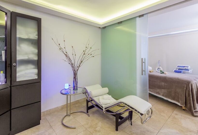 Le Parc Hotel, Beyond Stars