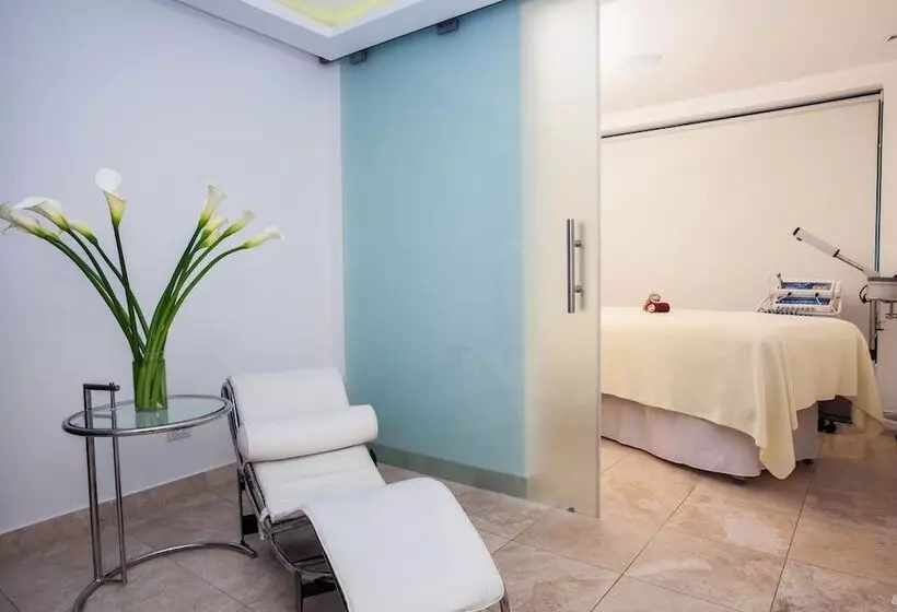 Le Parc Hotel, Beyond Stars