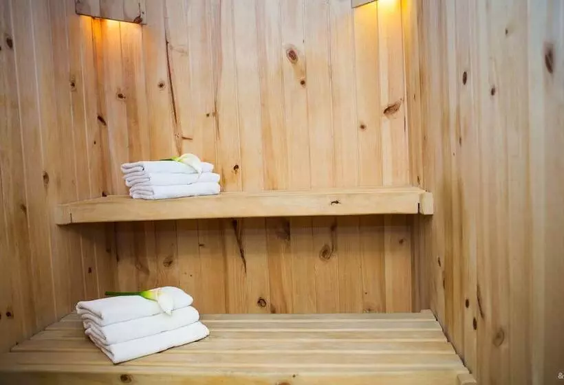 Le Parc Hotel, Beyond Stars