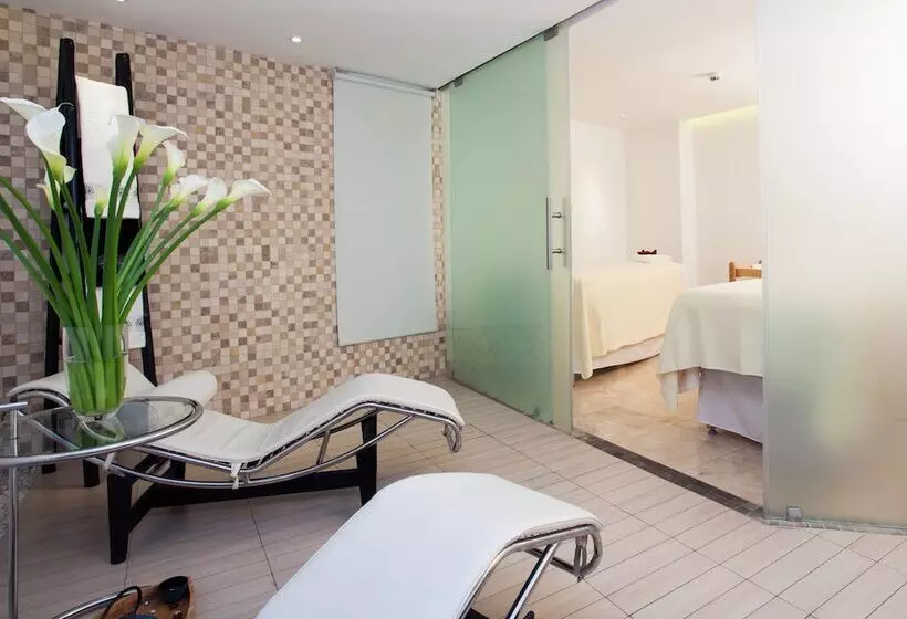 Le Parc Hotel, Beyond Stars