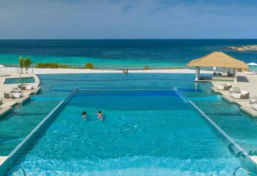 בית מלון כפרי Santa Barbara Beach & Golf Resort