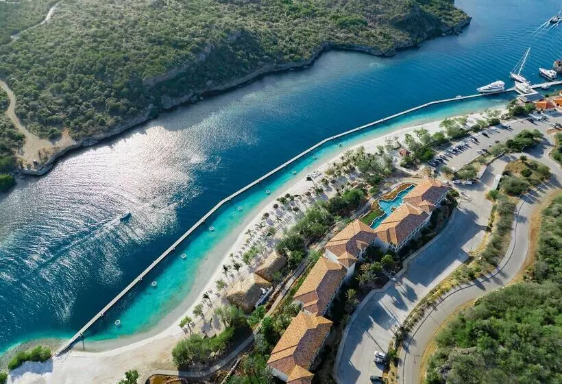 בית מלון כפרי Santa Barbara Beach & Golf Resort