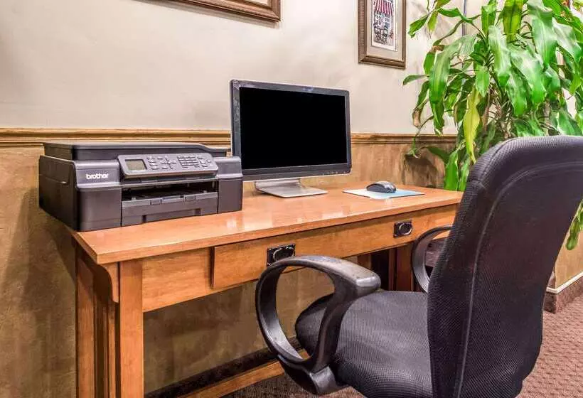 هتل Travelodge By Wyndham Kalispell