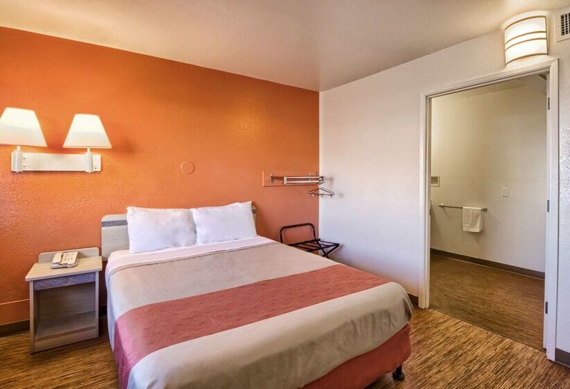 Motel 6 Pendleton, Or