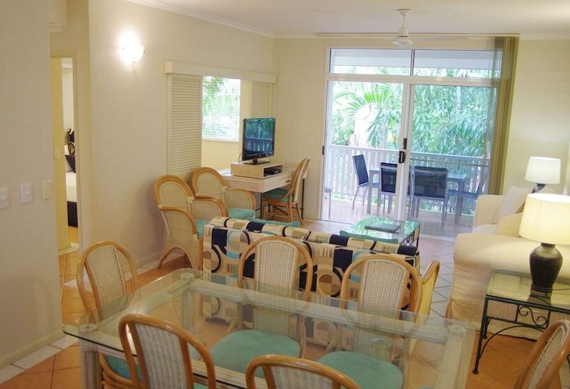 Palm Cove Tropic Apartments