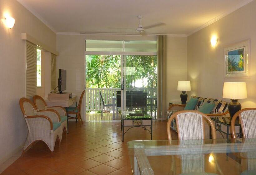 Palm Cove Tropic Apartments