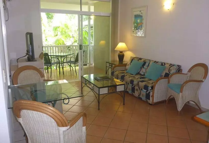 Palm Cove Tropic Apartments