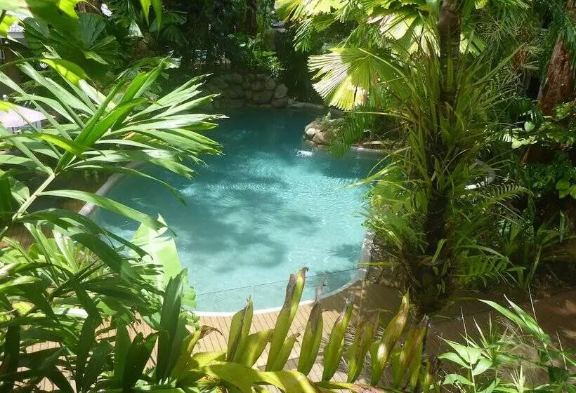 Palm Cove Tropic Apartments