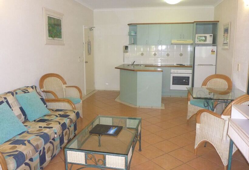 Palm Cove Tropic Apartments