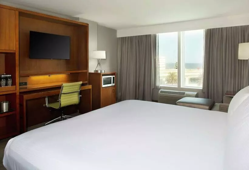 Doubletree By Hilton Hotel Biloxi