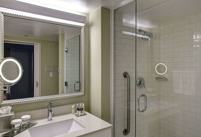 Doubletree By Hilton Hotel Biloxi