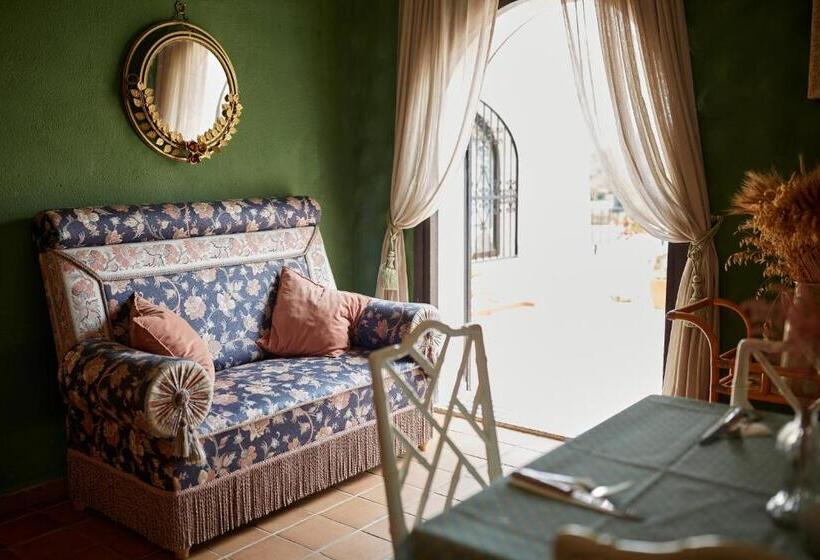 בית מלון כפרי El Cid Country Club