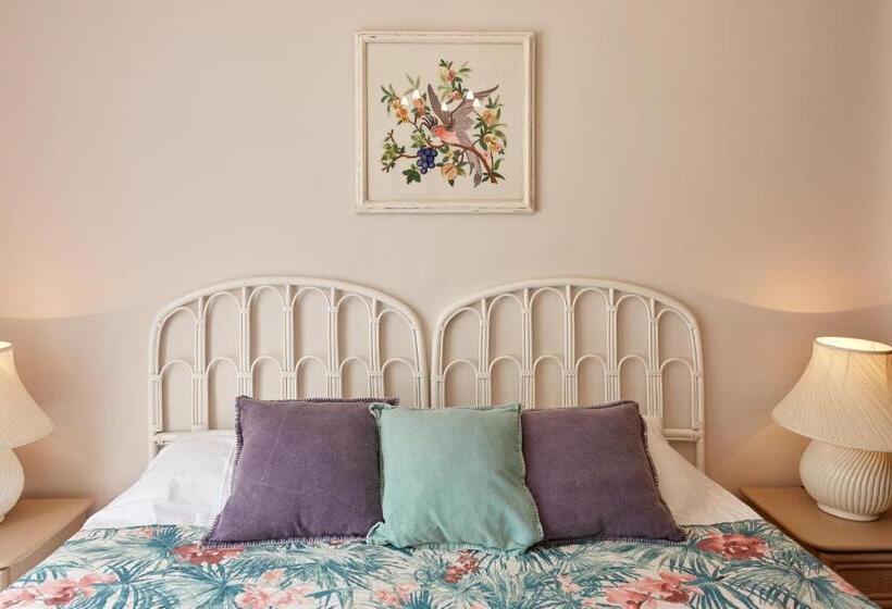 בית מלון כפרי El Cid Country Club