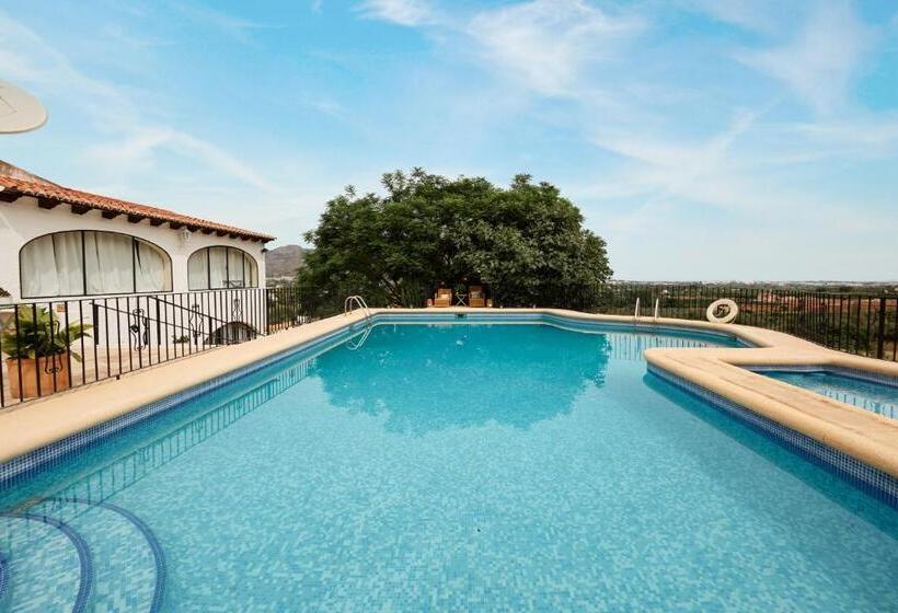 בית מלון כפרי El Cid Country Club