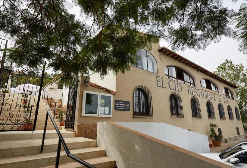 בית מלון כפרי El Cid Country Club