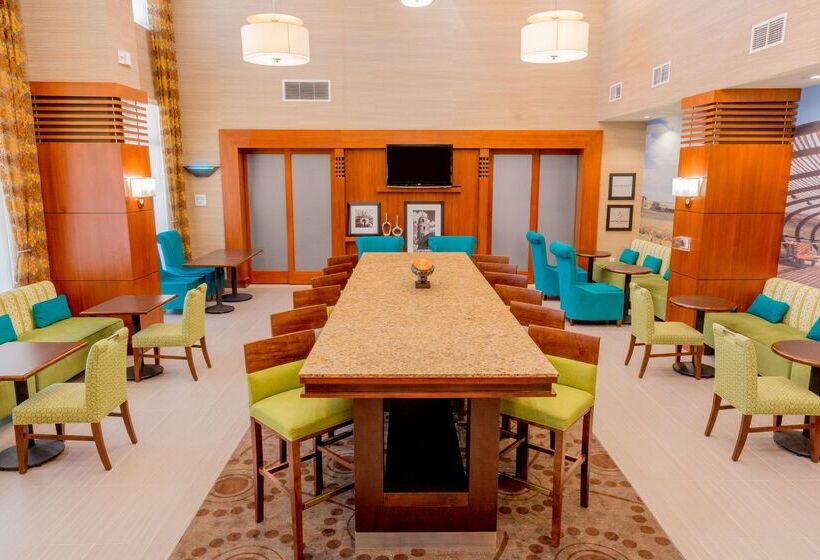 בית מלון כפרי Hampton Inn & Suites Riverside/corona East