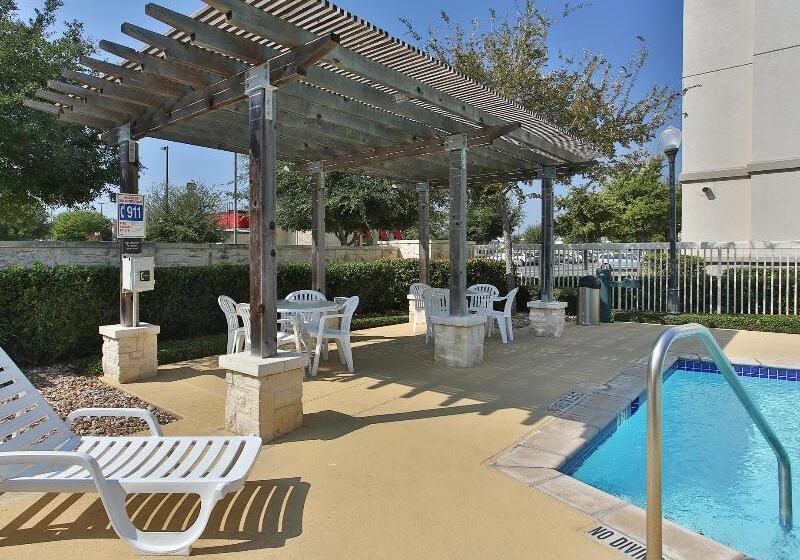 호텔 Hampton Inn & Suites Schertz