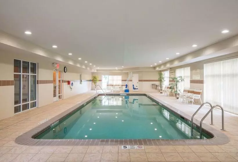 酒店 Hampton Inn Kingston