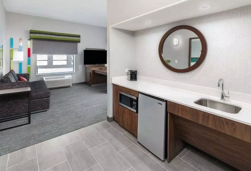 ホテル Hampton Inn & Suites Dallas I 30 Cockrell Hill