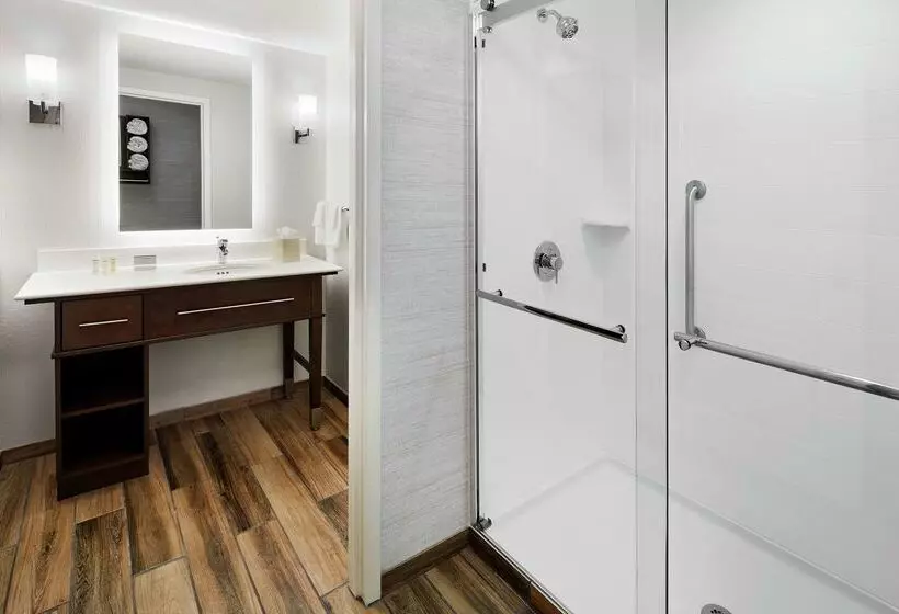 هتل Homewood Suites By Hilton Champaignurbana