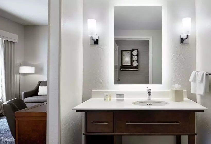 هتل Homewood Suites By Hilton Champaignurbana