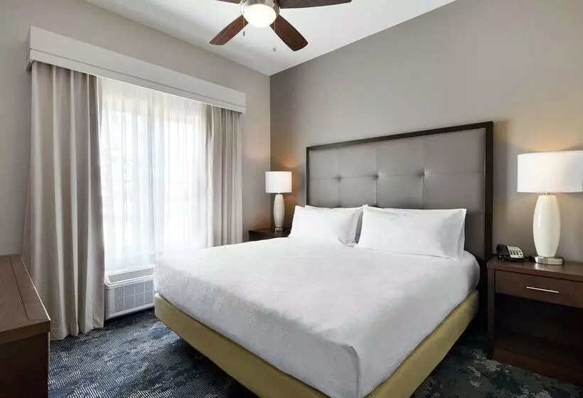 هتل Homewood Suites By Hilton Champaignurbana