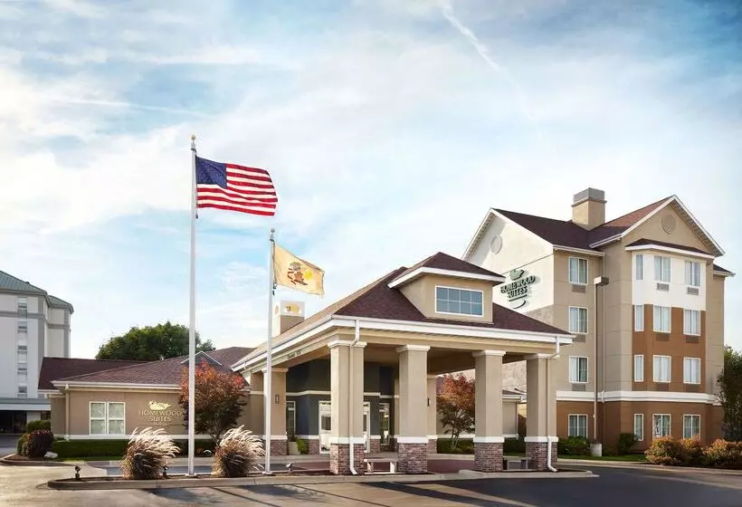 هتل Homewood Suites By Hilton Champaignurbana