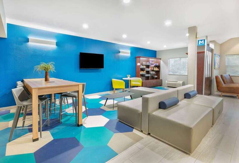 Microtel Inn & Suites By Wyndham Austin Airport