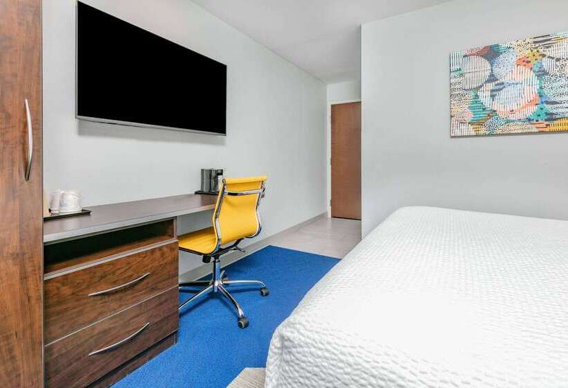 Microtel Inn & Suites By Wyndham Austin Airport