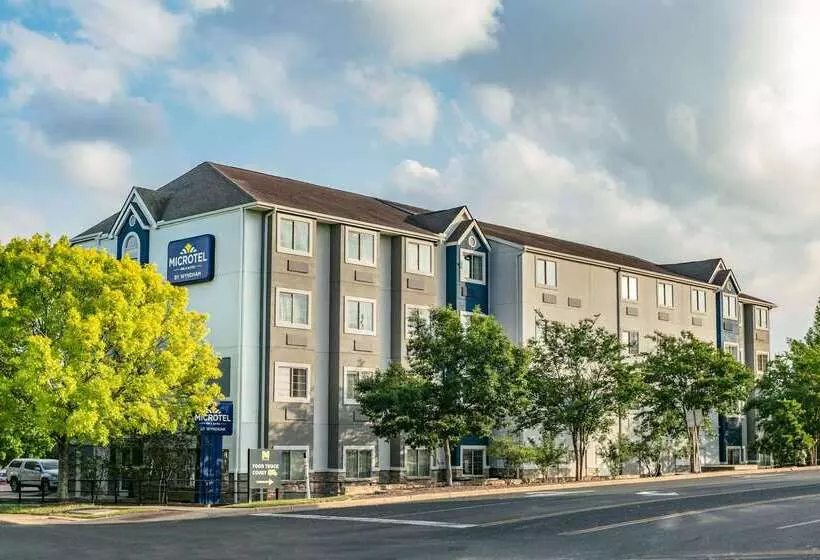 Microtel Inn & Suites By Wyndham Austin Airport
