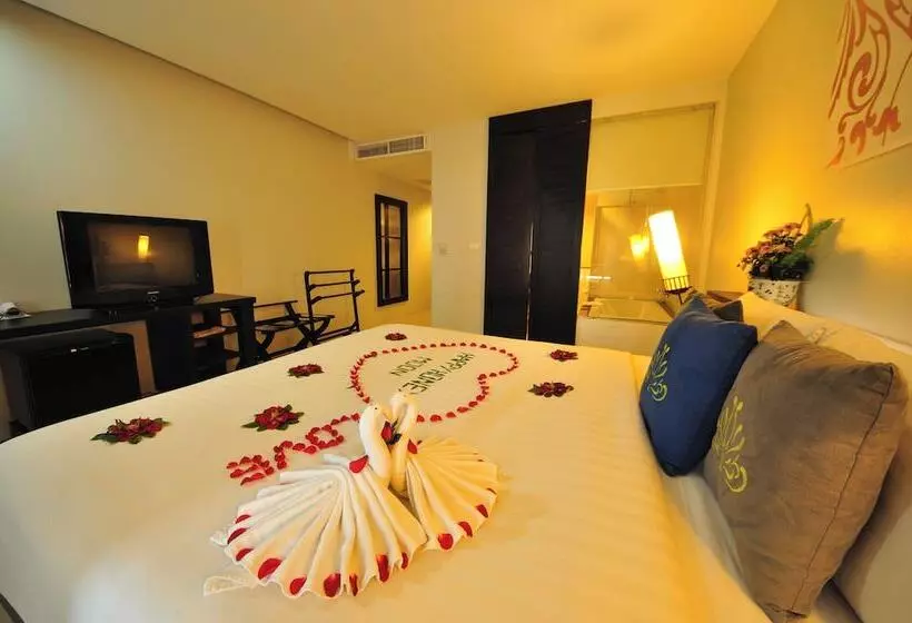 Palmyra Patong Resort Phuket  Sha Extra Plus