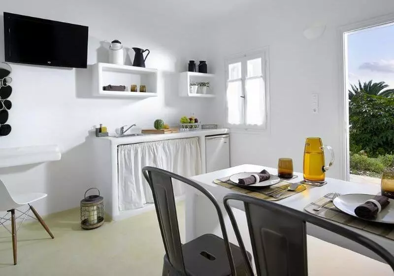 Artemis Seaside Resort