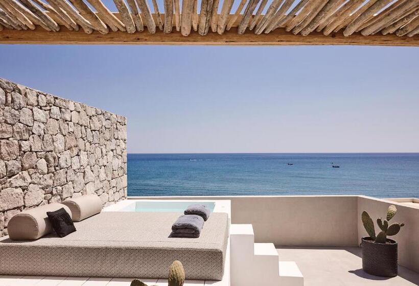 Artemis Seaside Resort