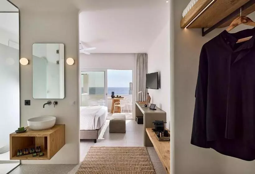 Artemis Seaside Resort