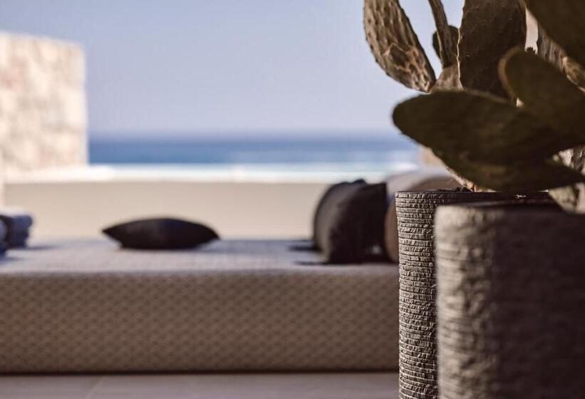 Artemis Seaside Resort