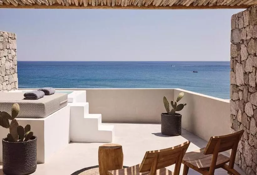 Artemis Seaside Resort