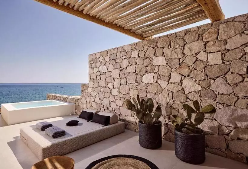 Artemis Seaside Resort