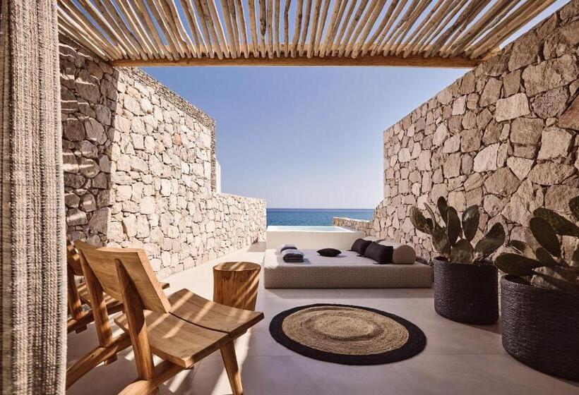 Artemis Seaside Resort