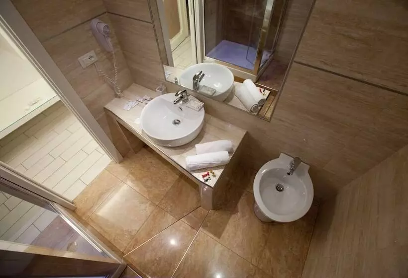 פונדק Town House Fontana Di Trevi