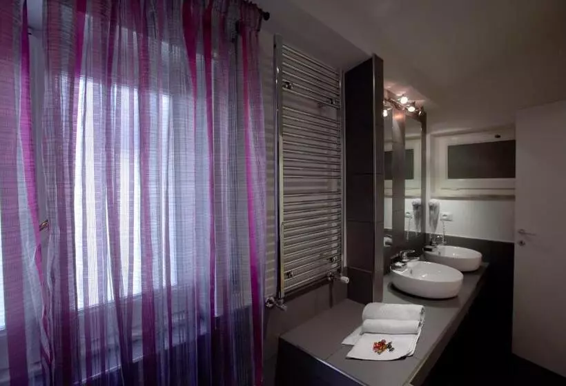 פונדק Town House Fontana Di Trevi