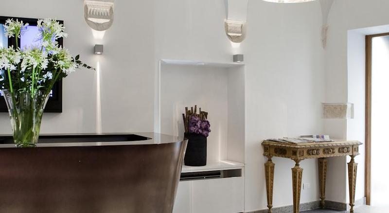 هتل Navona Palace Luxury Inn