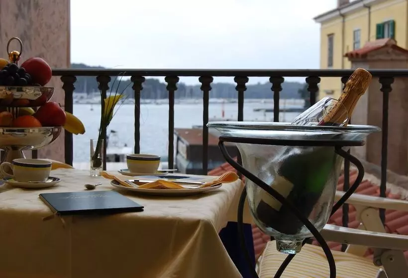 هتل Villa Tuttorotto