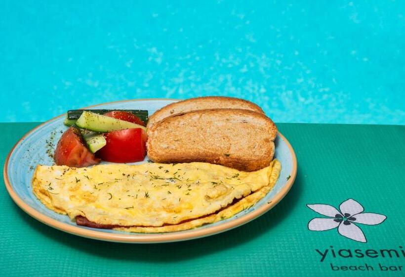 Nissia Beach Apartments & Suites