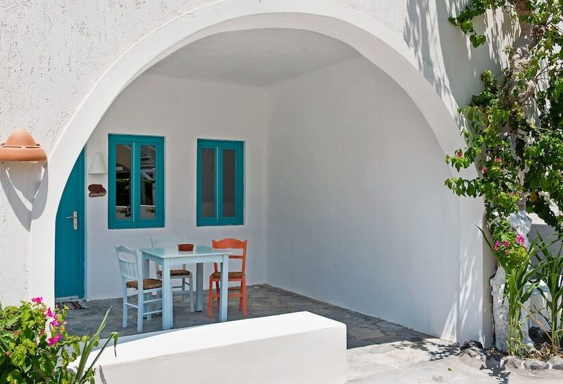 Nissia Beach Apartments & Suites