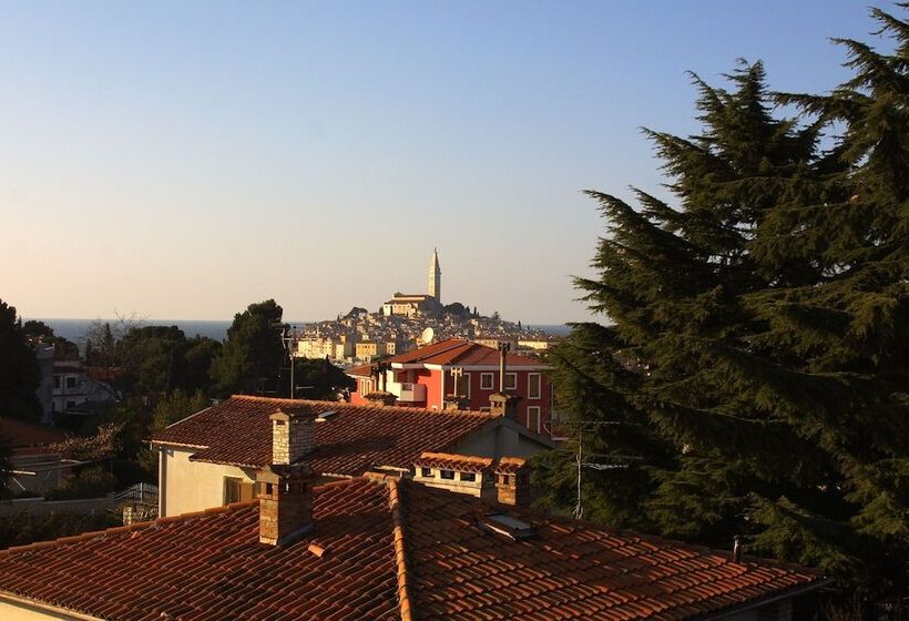 בית מלון כפרי Vila Lili