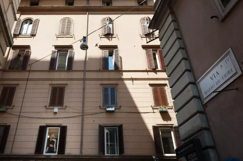 פונדק Irooms Spanish Steps