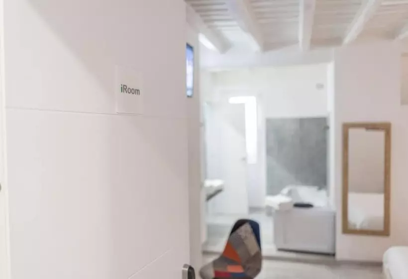 פונדק Irooms Spanish Steps